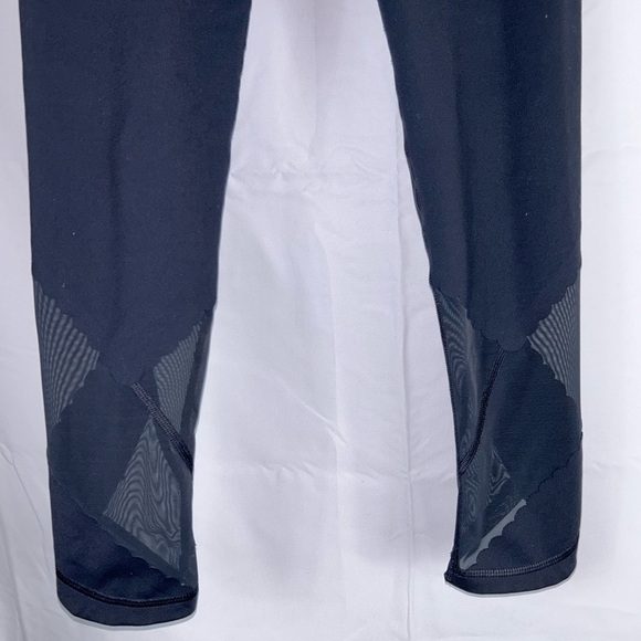 Victoria’s Secret Leggings Knockout Mesh Scalloped Edged Ankle Sports Leggings - Picture 6 of 13